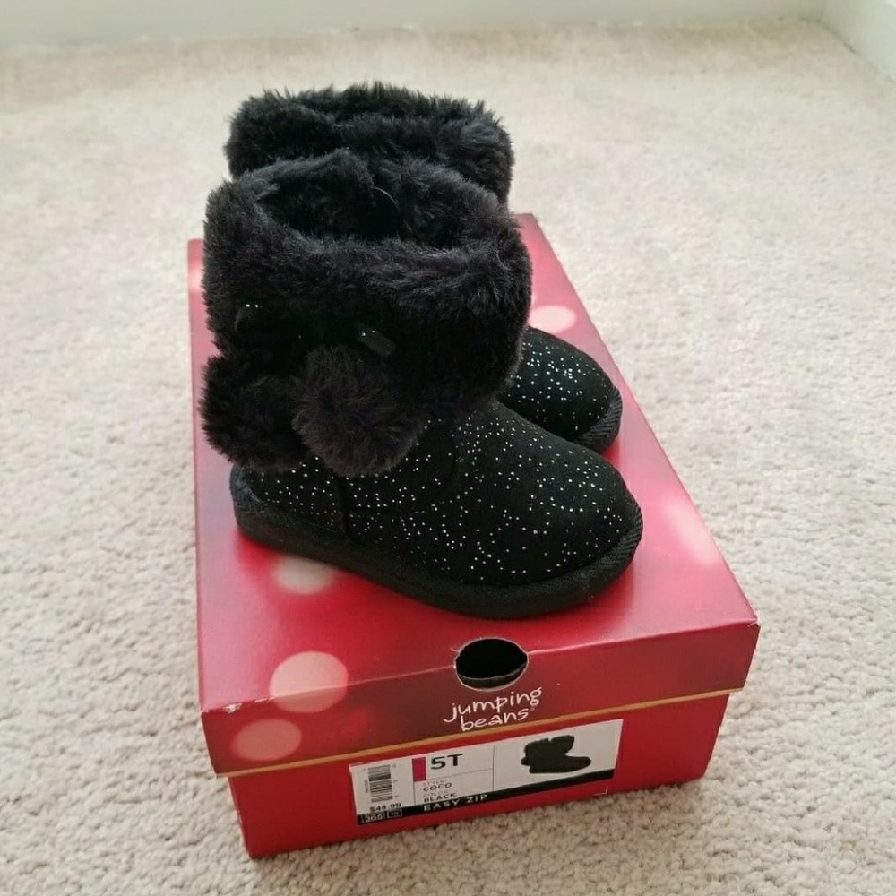Like New 5T toddler faux fur glitter boots